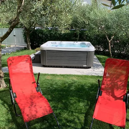 Lori Garden And Apartment