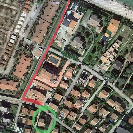 Lori Garden And Peschiera del Garda