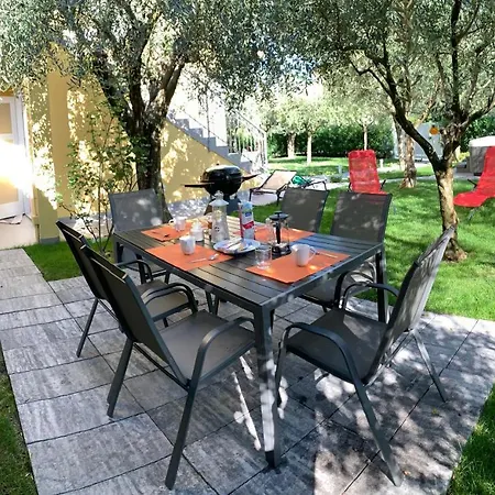 Lori Garden And Peschiera del Garda