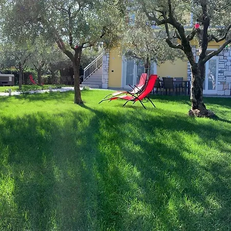 דירה Lori Garden And